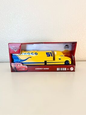 Disney Pixar Cars Cardrey Wong Hauler